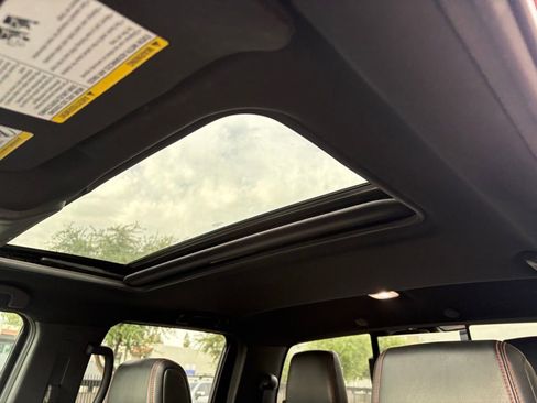 Used 2023 Nissan Frontier PRO-4X w/ Pro-4X Premium Package image 9