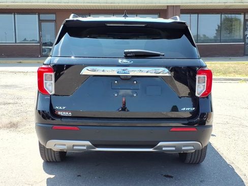 Used 2023 Ford Explorer XLT w/ Equipment Group 202A AWD/4WD image 4