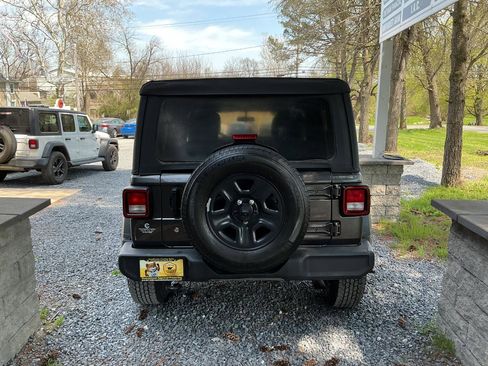 Used 2021 Jeep Wrangler Unlimited Sport AWD/4WD image 6