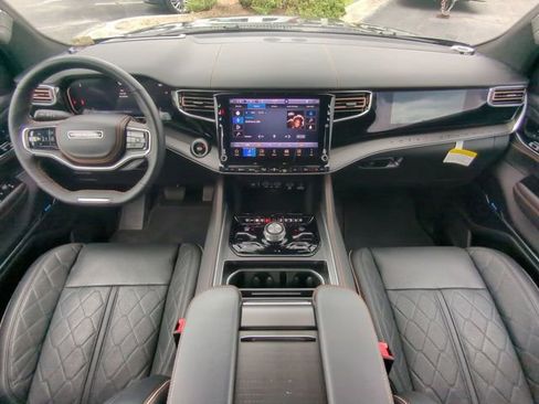 Used 2025 Jeep Grand Wagoneer Series III w/ Rear Seat Video Group 1 AWD/4WD image 19