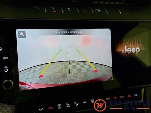 New 2026 Jeep Grand Cherokee Altitude image 14