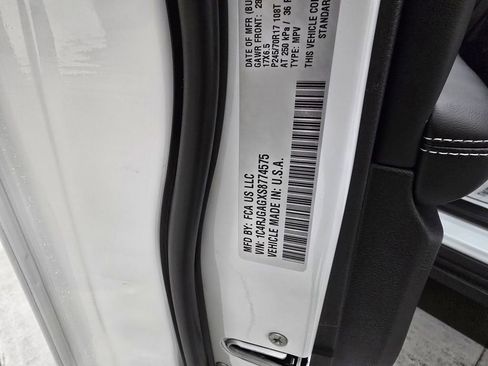 New 2025 Jeep Grand Cherokee Laredo w/ Luxury Tech Group I RWD image 13