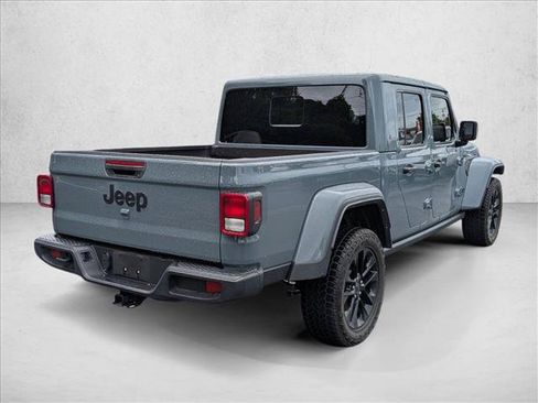 Used 2024 Jeep Gladiator Sport AWD/4WD image 6