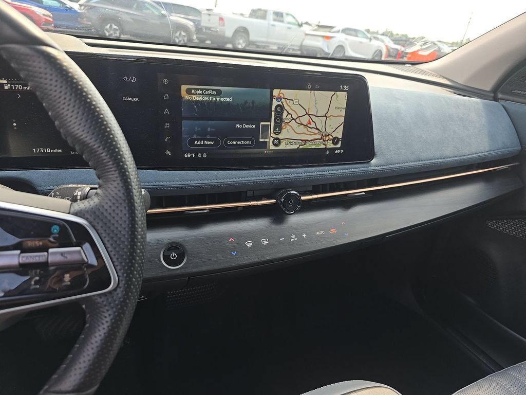Used 2024 Nissan Ariya AWD image 2