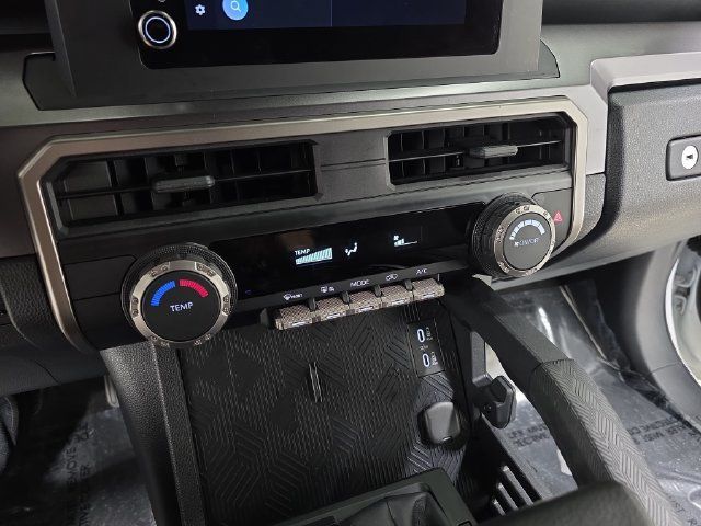 Used 2025 Toyota 4Runner SR5 AWD/4WD image 25
