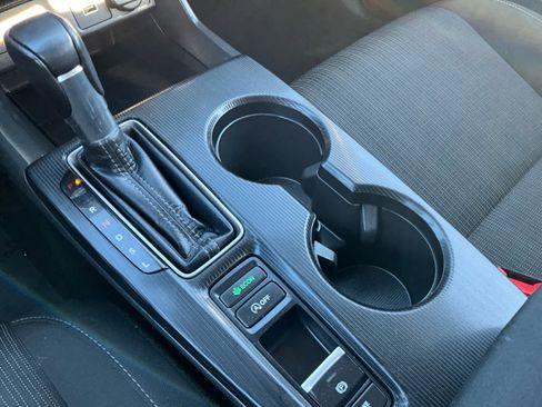 Used 2022 Honda Civic EX image 16