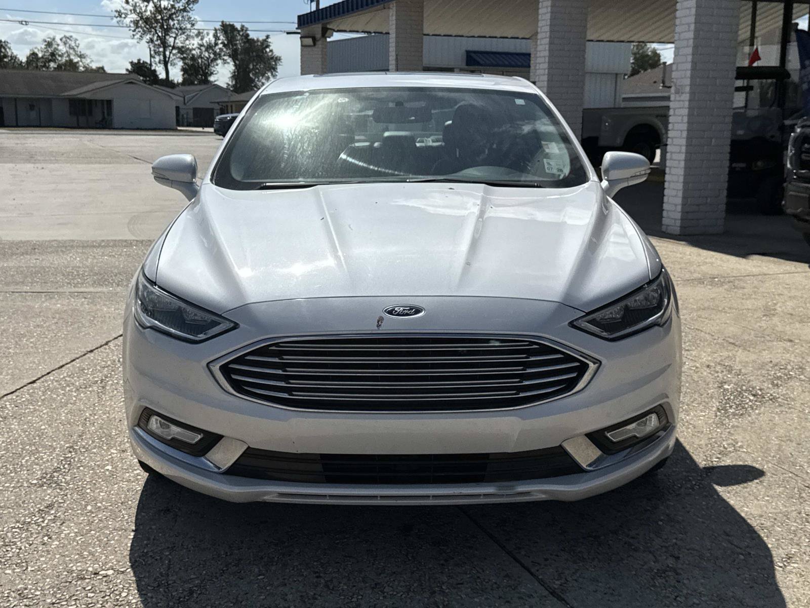 Used 2017 Ford Fusion Titanium FWD image 2