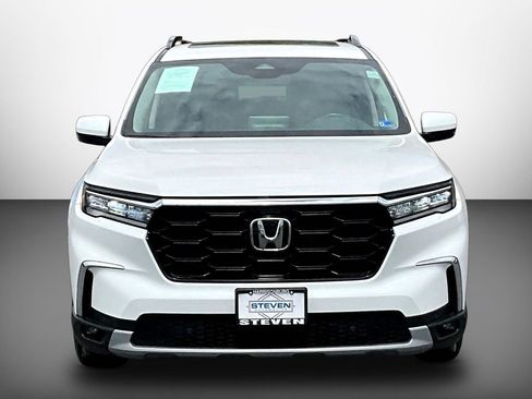 Used 2024 Honda Pilot Touring image 2