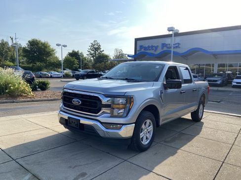 Used 2023 Ford F150 XLT RWD image 4