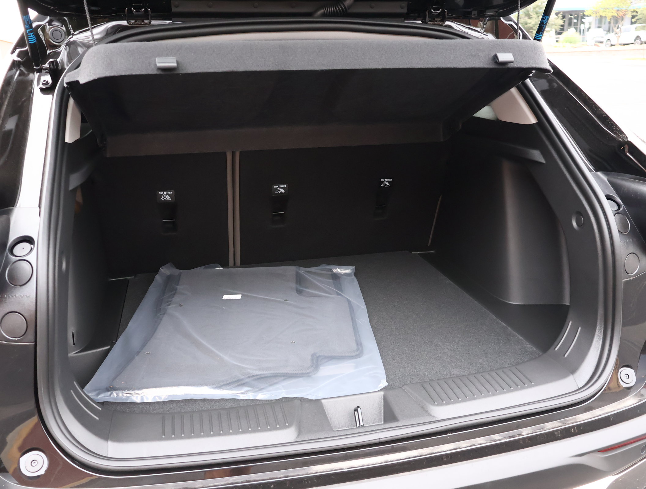 New 2026 Chevrolet Trax ACTIV w/ Sunroof Package FWD image 21
