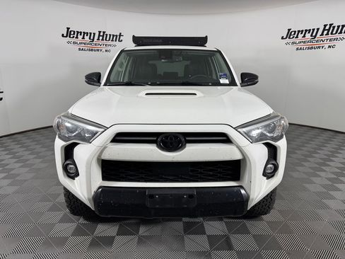 Used 2021 Toyota 4Runner Venture w/ Moonroof Package image 6