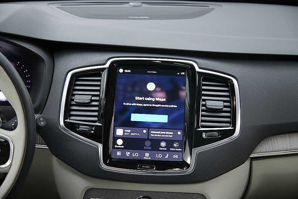 Certified 2023 Volvo XC90 B6 Plus w/ Protection Package AWD/4WD image 28
