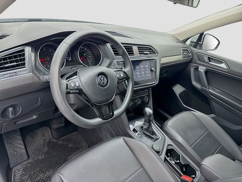 Used 2020 Volkswagen Tiguan S image 7