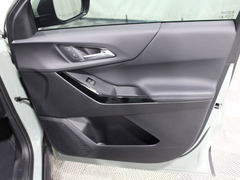 Used 2026 Chevrolet Equinox LT FWD image 27