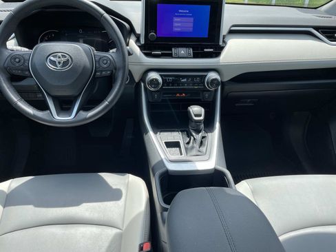 Used 2023 Toyota RAV4 XLE Premium FWD image 14