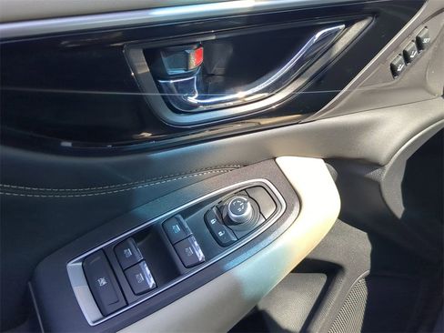 Used 2022 Subaru Outback Limited image 28