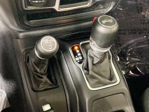 Used 2022 Jeep Wrangler Sport image 16