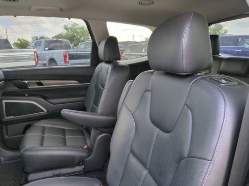 Used 2020 Kia Telluride EX w/ EX Premium Package FWD image 14