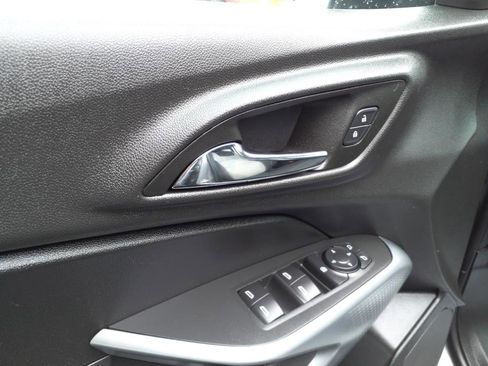 Used 2024 Chevrolet Trax LS w/ LS Convenience Package image 6