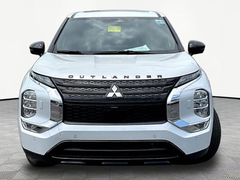 Used 2024 Mitsubishi Outlander SE Black Edition AWD/4WD image 2