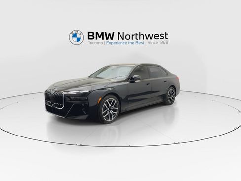 Used 2026 BMW 760i xDrive w/ Executive Package AWD/4WD image 9