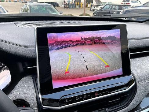 Used 2023 Jeep Compass Latitude w/ Sun and Sound Group image 31