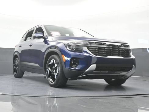 Used 2024 Kia Seltos EX FWD image 62