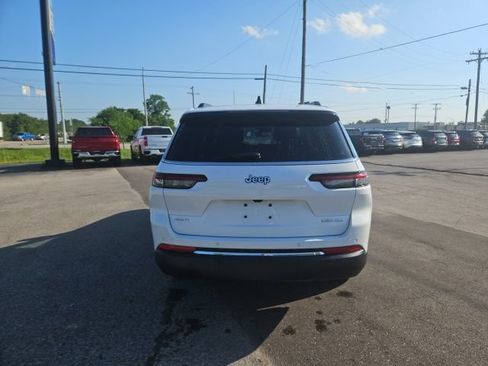 Used 2024 Jeep Grand Cherokee L Laredo AWD/4WD image 7