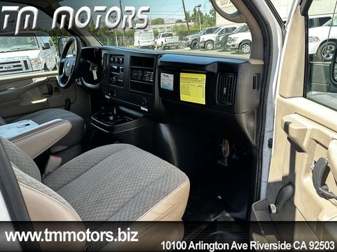 Used 2008 Chevrolet Express 2500 RWD image 11