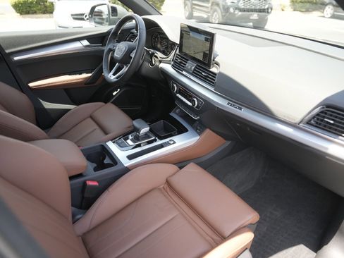 Certified 2025 Audi Q5 2.0T Premium Plus w/ Premium Plus Package image 21