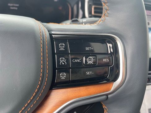 Used 2024 Jeep Grand Wagoneer Series III image 31