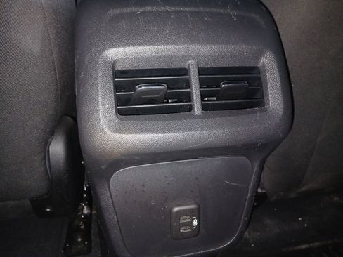 Used 2020 Chevrolet Equinox LT image 27