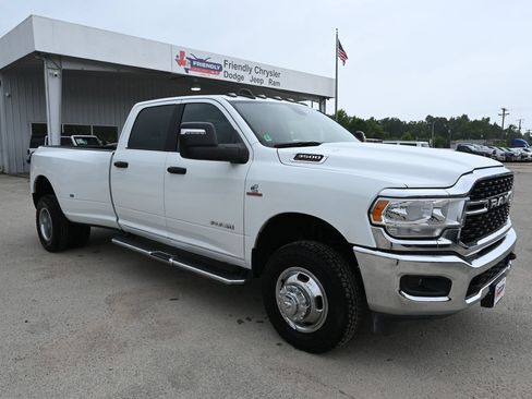 Used 2024 RAM 3500 Big Horn AWD/4WD image 4