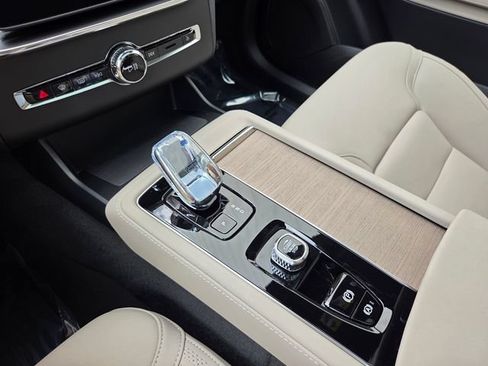 New 2026 Volvo XC90 T8 Plus w/ Protection Package Premier AWD/4WD image 28