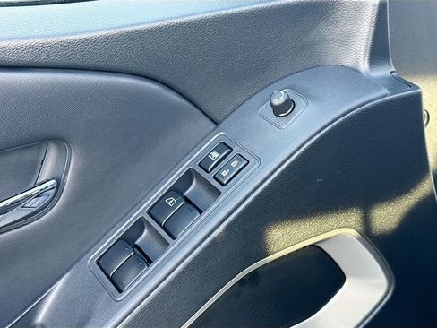 Used 2023 Nissan Frontier SV w/ Technology Package image 21