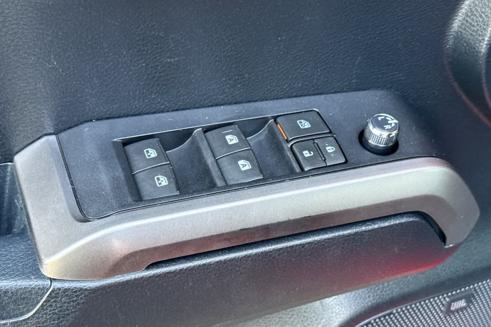 Used 2016 Toyota Tacoma Limited w/ Towing Package AWD/4WD image 13