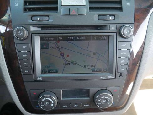Used 2011 Cadillac DTS Premium FWD image 28
