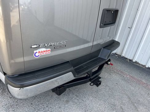 Used 2012 Chevrolet Express 1500 image 10