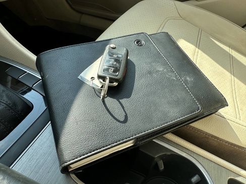 Used 2014 Volkswagen Passat TDI SE image 32