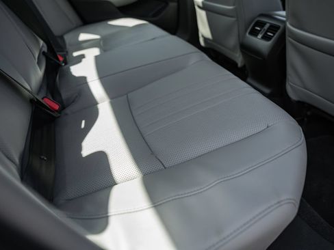 Used 2018 Honda Accord Touring image 33