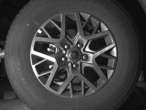 Used 2025 Jeep Wrangler Sahara image 15