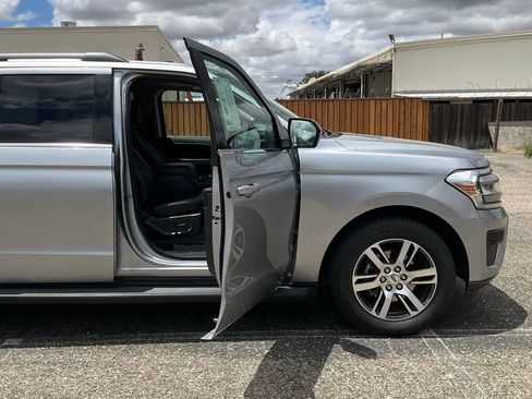 Used 2024 Ford Expedition Max XLT AWD/4WD image 37