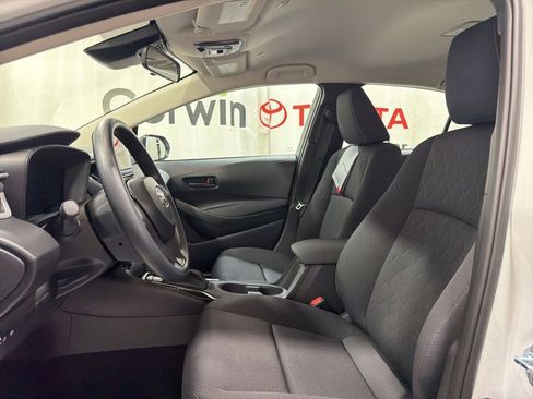 Used 2026 Toyota Corolla LE FWD image 23