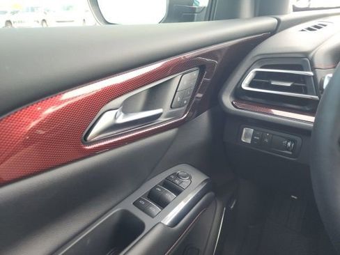 New 2026 Chevrolet Traverse RS w/ LPO, Floor Liner Package FWD image 40