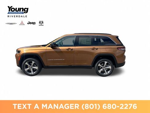 New 2026 Jeep Grand Cherokee Limited w/ Luxury Tech Group II AWD/4WD image 2