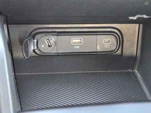 Used 2024 Kia Sportage LX image 28