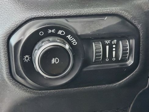 Used 2021 Jeep Wrangler Unlimited Sport AWD/4WD image 16
