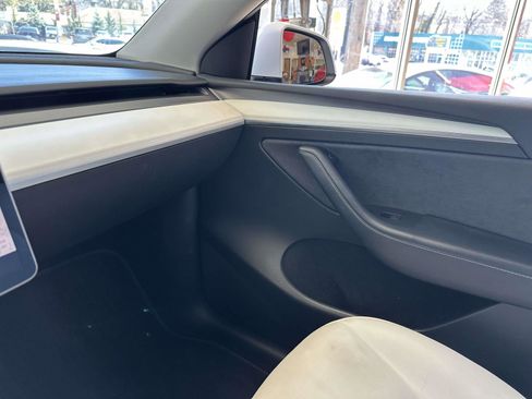 Used 2023 Tesla Model Y Long Range AWD/4WD image 22