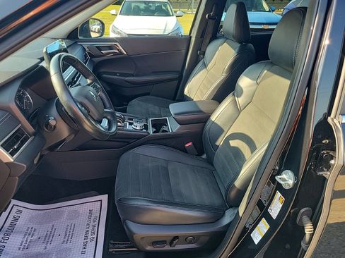 Used 2024 Mitsubishi Outlander SE FWD image 16