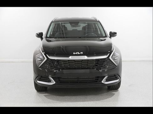 Used 2025 Kia Sportage EX AWD/4WD image 2